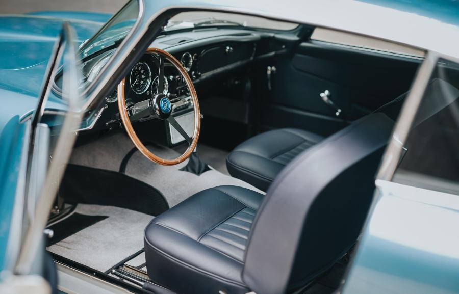 Интерьер Aston Martin DB4 (Series II) 1960 года  (NA) (фото 9 из 41)